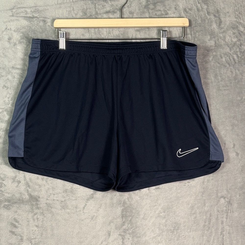 Nike Blue Gym Shorts Swish Unlined Size XL